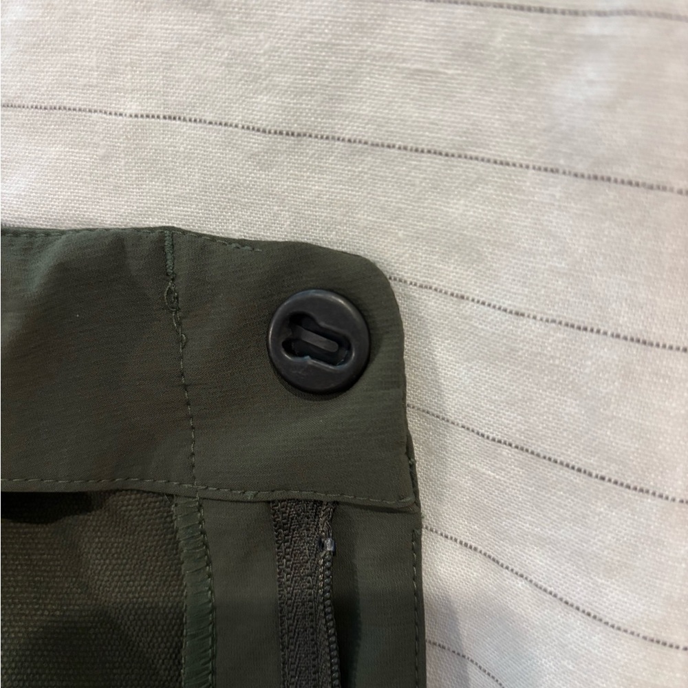 Rapha Women’s MTB Trail Pants in size Small, olive green. In perfect condition! - Picture 11 of 13